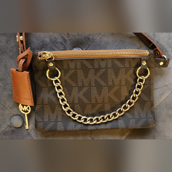 MICHAEL Michael Kors Belted Waist Bag - Picture 3 of 8